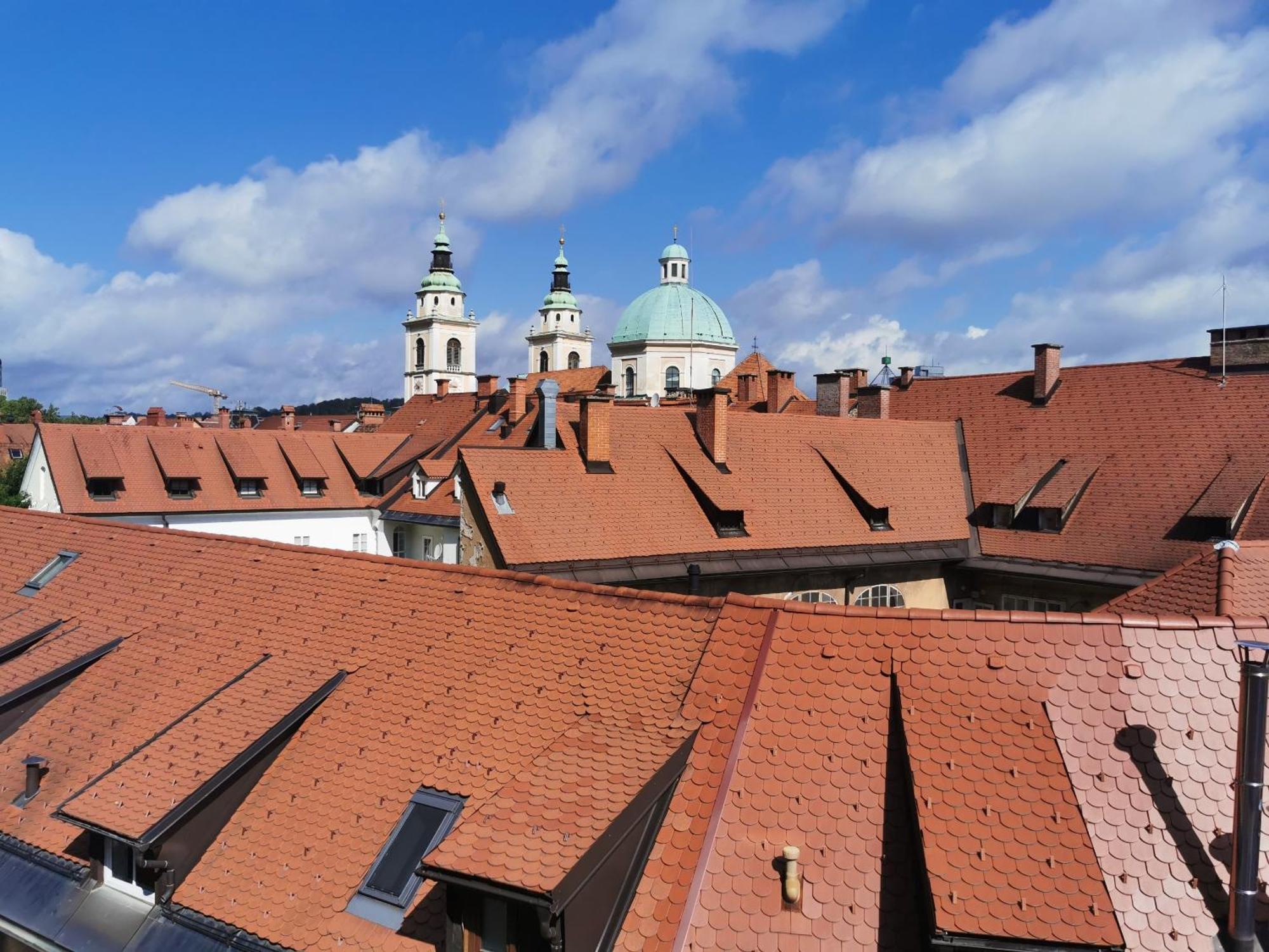Under The Castle Apartments Ljubljana Exterior foto